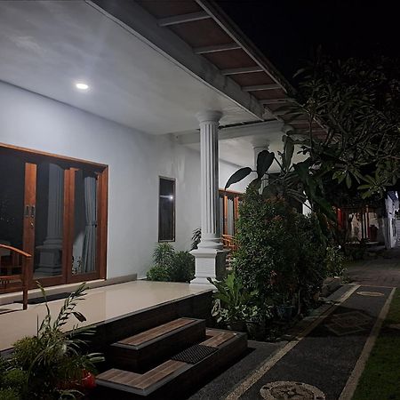Srinadi Guest House Lovina ภายนอก รูปภาพ