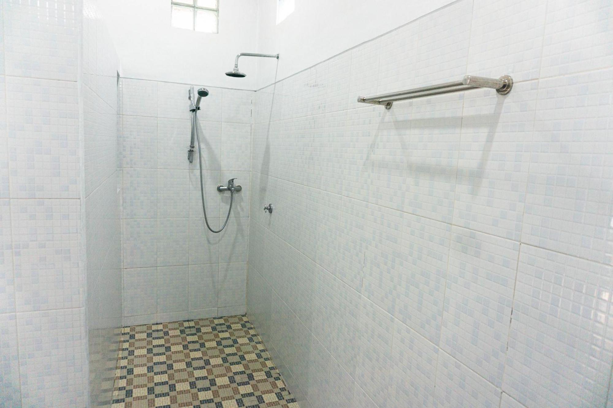 Srinadi Guest House Lovina ภายนอก รูปภาพ