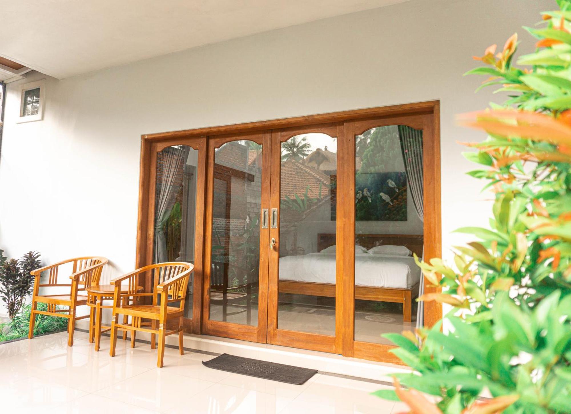 Srinadi Guest House Lovina ภายนอก รูปภาพ