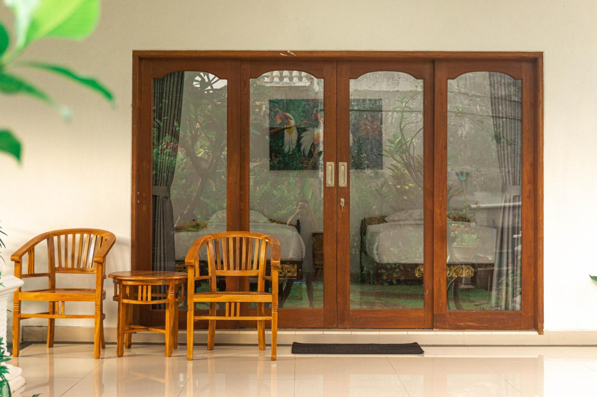 Srinadi Guest House Lovina ภายนอก รูปภาพ