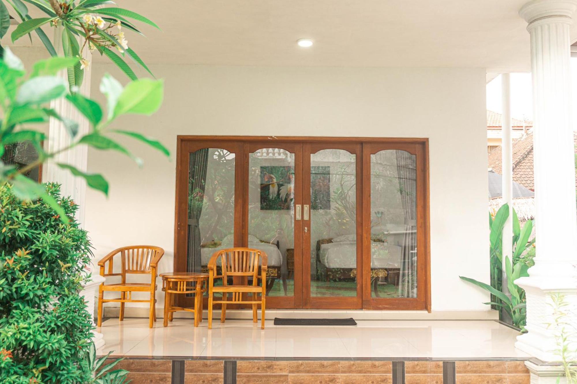 Srinadi Guest House Lovina ภายนอก รูปภาพ