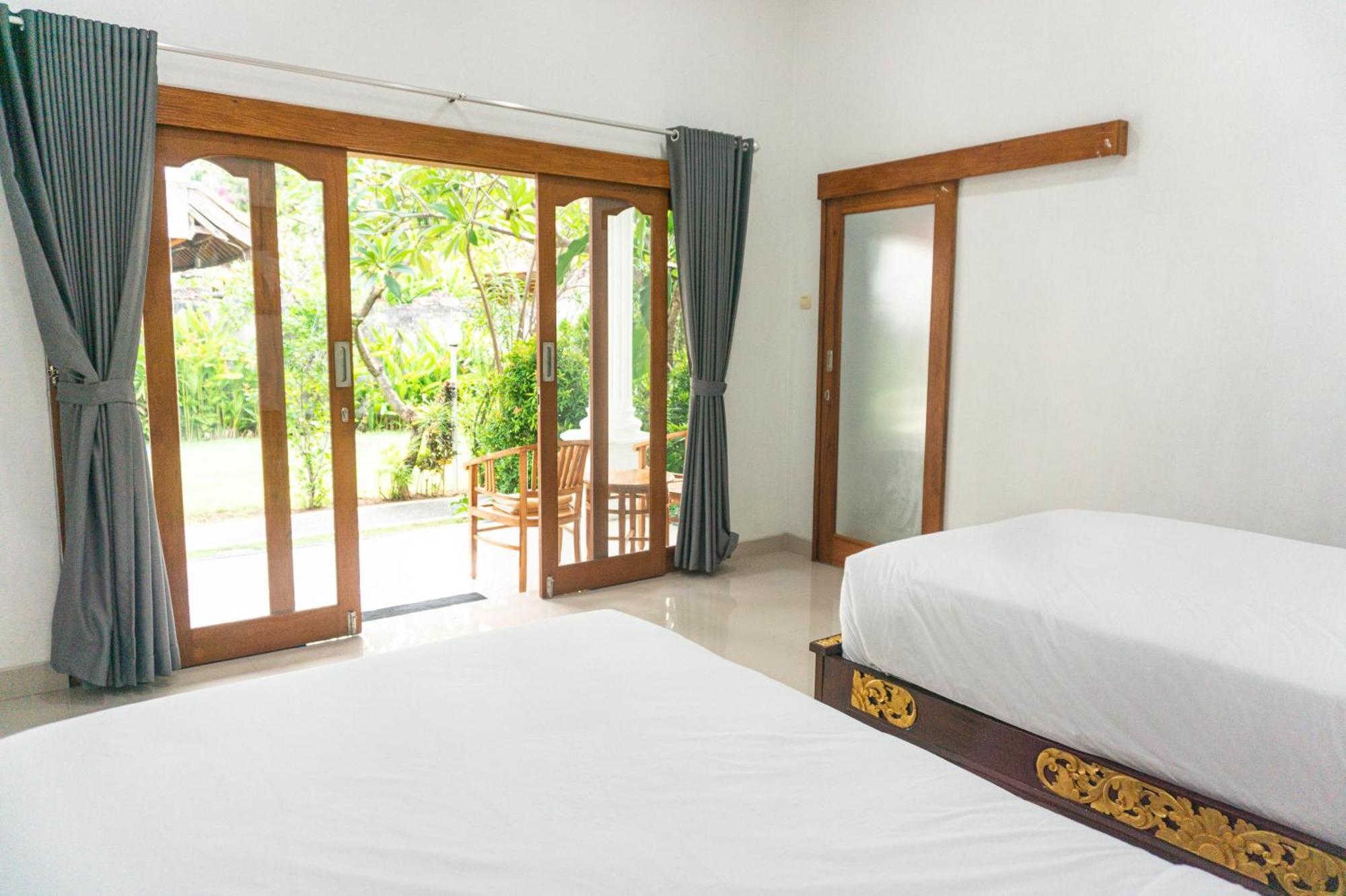 Srinadi Guest House Lovina ภายนอก รูปภาพ