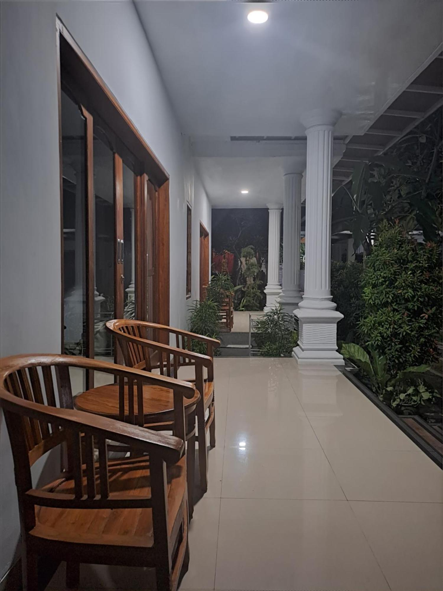Srinadi Guest House Lovina ภายนอก รูปภาพ