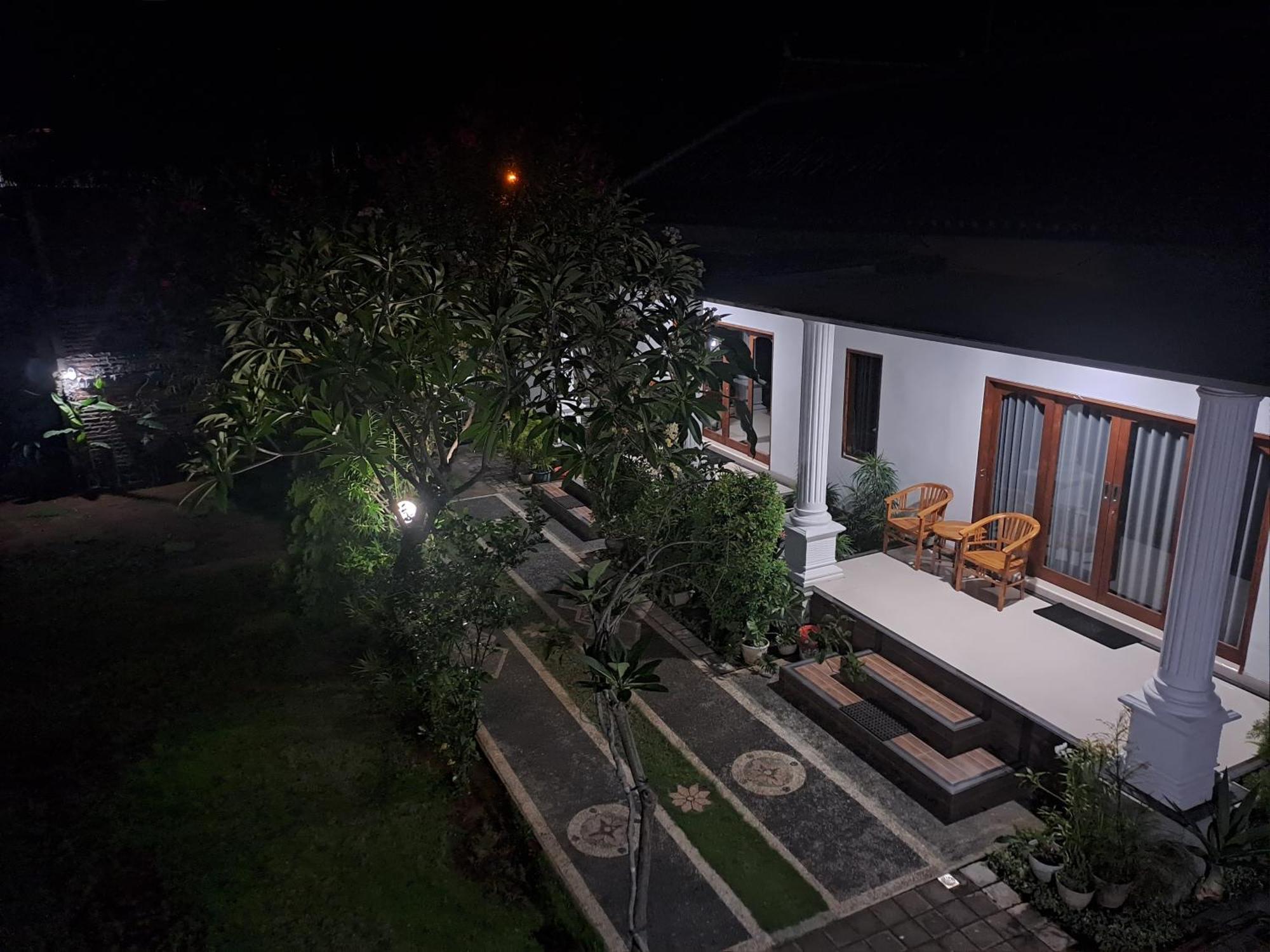Srinadi Guest House Lovina ภายนอก รูปภาพ